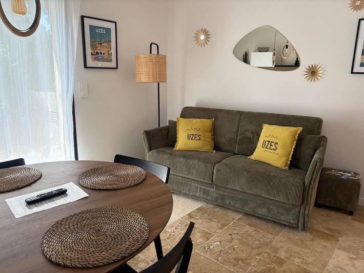Gîte pour 4 personnes, avec piscine ainsi que terrasse et jardin à Aigaliers - 4
