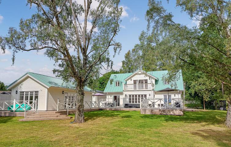 Ferienhaus für 8 Personen, mit Seeblick und Ausblick sowie Terrasse und Garten - 1