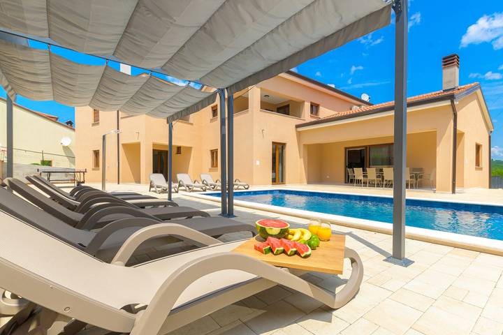 Villa für 10 Personen, mit Pool und Garten sowie Terrasse, mit Haustier in Rovinj - 2