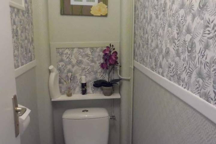 Appartement entier, Appartement  6 personnes Max avec place de parking  centre commercial  à coté. in Cholet, Région de Cholet
