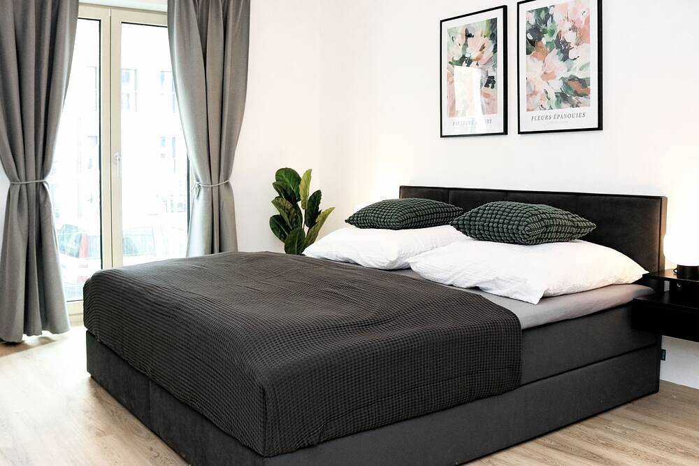 Entire apartment, Lightplace • Design - Boxspring - Balcony - 2 Smart Tv -City center - in Braunschweig (Germany), Brunswick Region