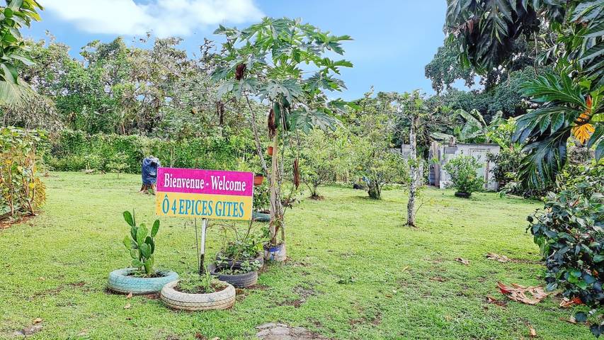 Location de vacances pour 2 personnes, avec jardin et terrasse à Capesterre-Belle-Eau - 2