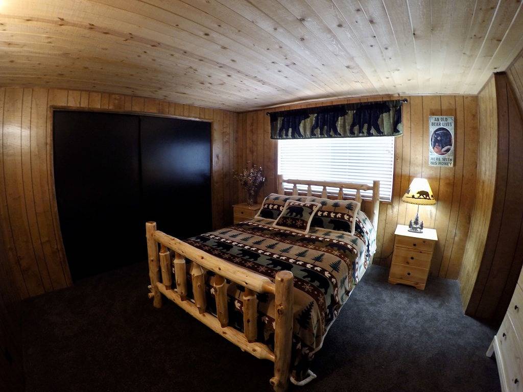Neu ! Gemütliche private Hütte in der Upper Moonridge Area * Oktoberfest Special * in Moonridge, Big Bear Lake