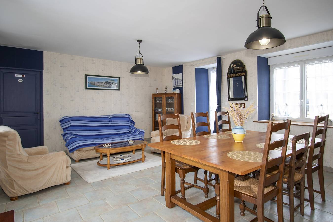 Holiday Home 'Maison En Bord De Mer' with Shared Terrace, Private Garden and Wi-Fi in Réville, Cherbourg region