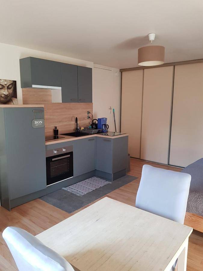 Appartement entier, Apartment with Terrace in Coye-la-Forêt, Oise
