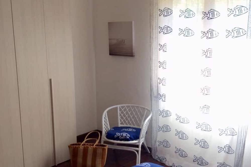 Entire apartment, Apartment surrounded by tranquility with beautiful sea view in Capoliveri, Elba