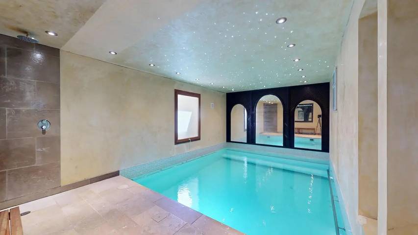 Ferienhaus für 11 Personen, mit Garten und Pool im Wallis