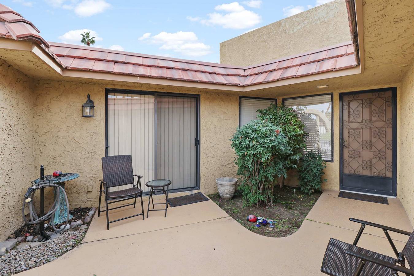 Apartamento entero, 2Br 2Ba Charming Cathedral City Condo with Territorial Views in Cathedral City, Coachella Valley