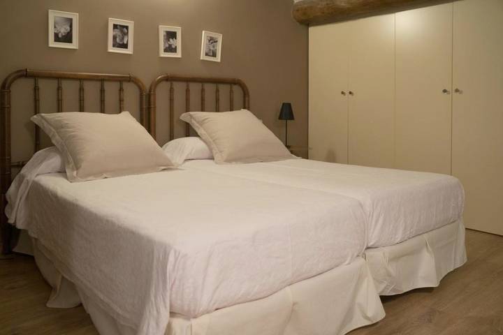 Casa rural para 2 personas, con vistas y jardín, Se admiten mascotas en Provincia de Lleida - 4