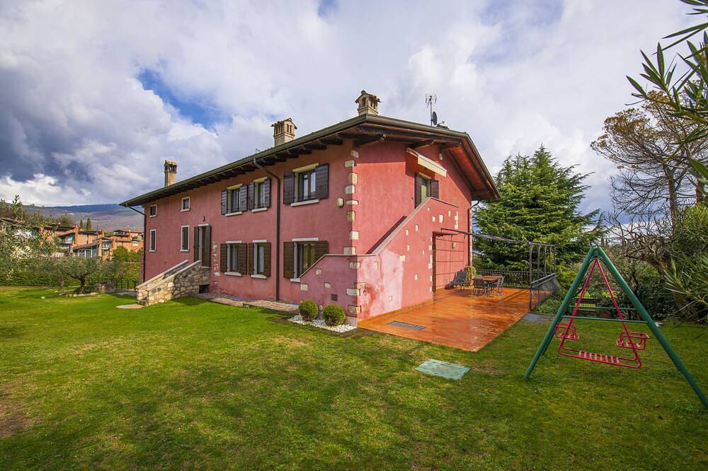 La Casa Rossa - tra lago e montagna in Costermano, Gardasee-Berge
