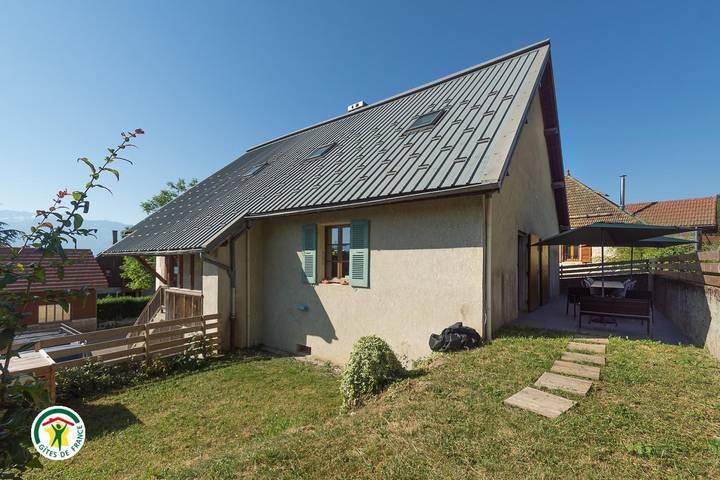 Gîte pour 15 personnes, avec Terrasse à Saint-Bernard