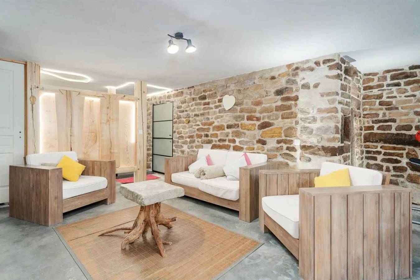 Maison de vacances 'Piscine Spa Et Sauna Privé' avec vue sur lac, piscine privée et Wi-Fi in Uzemain, Région d'Épinal