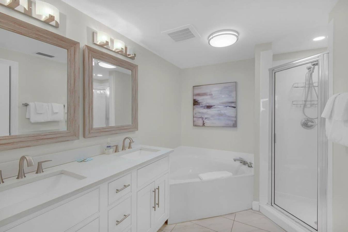 Ganze Wohnung, Coastal Condo 607 by Brightwild Beachfront in Panama City Beach, Emerald Coast