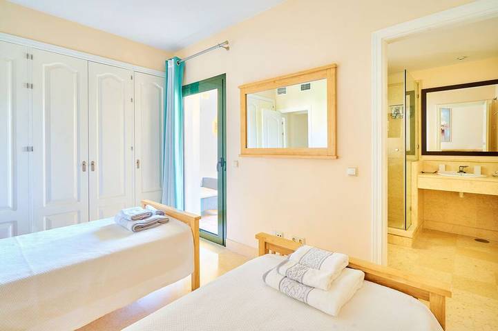 Ganze Wohnung, Herrliche Wohnung Mit Schwimmbad Und Spa An Der Costa Del Sol in Capanes del Golf, Benahavís