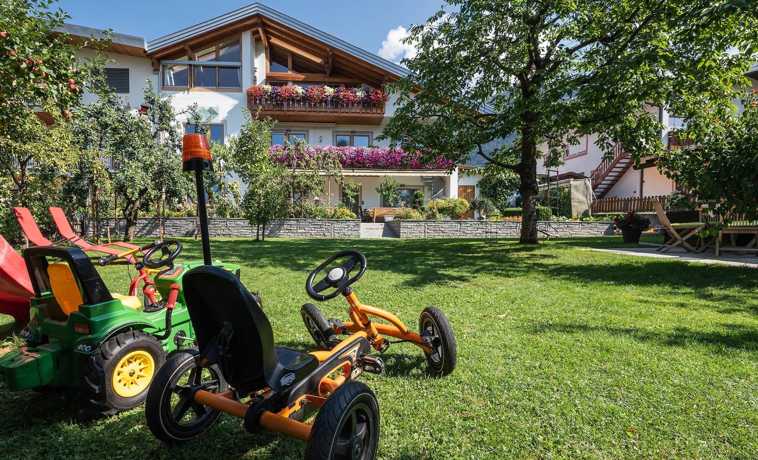 Appartamento intero, Appartamento Eder Kehlburg con vista montagna, terrazza privata e Wi-Fi in Gais, Plan de Corones