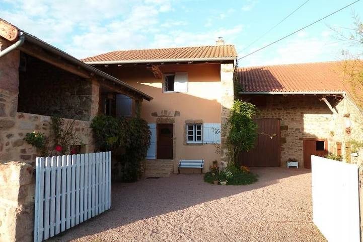 Gîte pour 5 personnes, avec jardin à Trambly