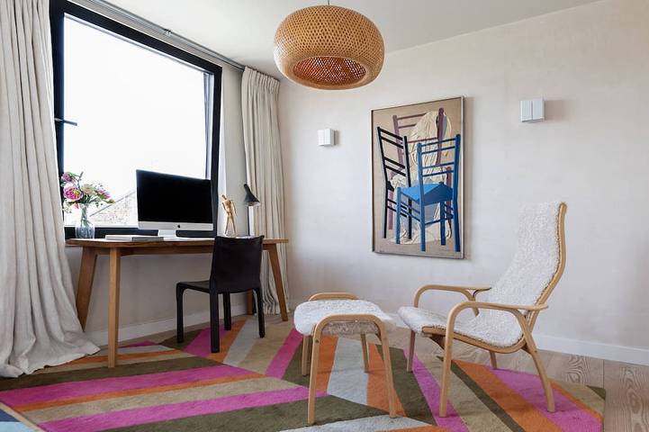 Holiday rental for 10 people, with pool and terrace in London