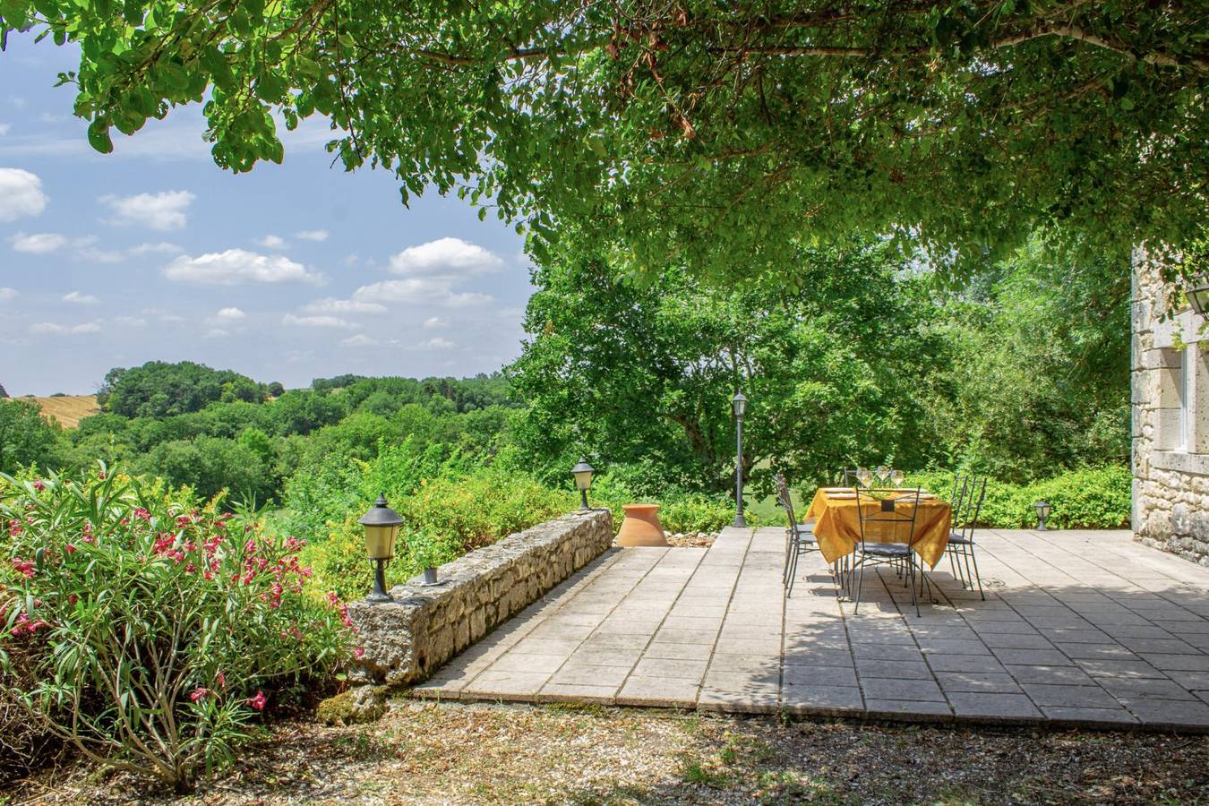Maison multi-unité de 18 couchages avec piscine privée in Montaigu-de-Quercy, Tarn-et-Garonne