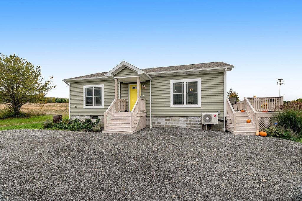 Private, well-appointed home with lake views, deck - near wine trails in Keuka Lake