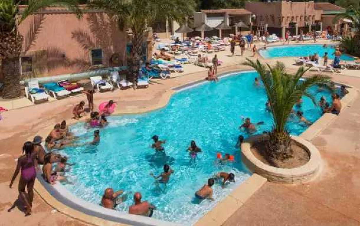 Zecamping 4 étoiles espace aquatique locatif Tv 24m2 4 pers in Hyeres, Parc national Port-Cros