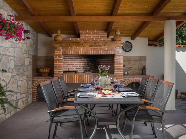 Villa Garten in Dalmatinisches Zagora