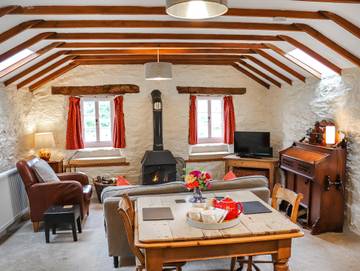 Log Cabin for 2 People in Rhydlanfair, Conwy region, Photo 1