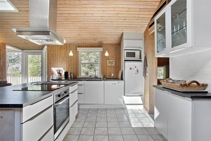 Ferienhaus für 8 Personen, mit Terrasse und Sauna sowie Whirlpool in Thorup Strand - 4