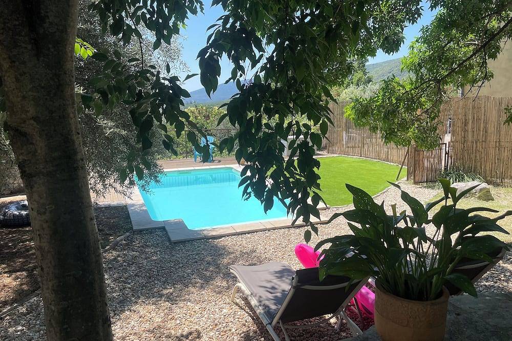 Jolie petite maison paisible avec piscine entre Montpellier et le Mont Aiguail in Ganges, Région de Lodève