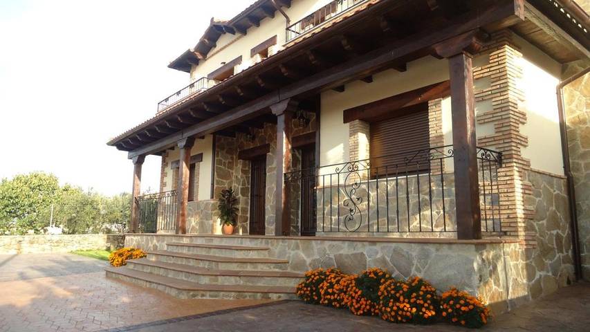 Casa rural para 6 personas, con Terraza y Jardín en Valle del Ambroz