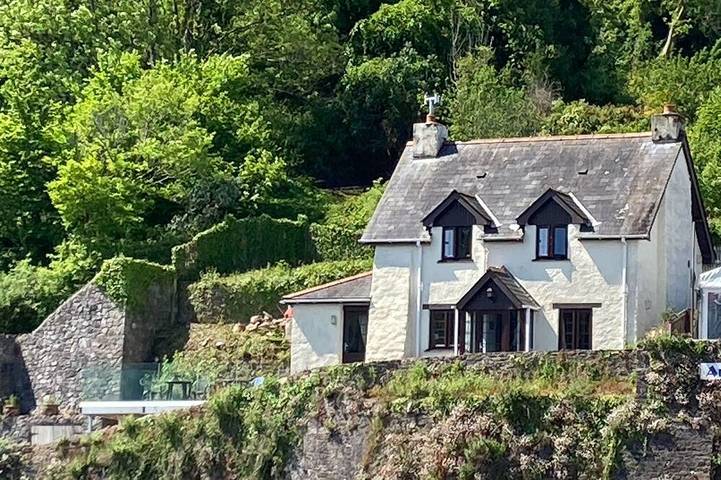 Cottage for 6 people, with garden and terrace in Dittisham