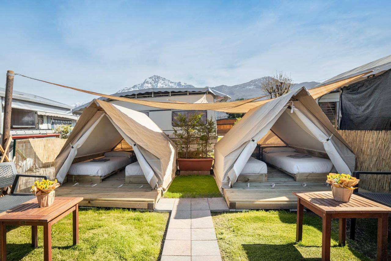 Glamping Italia '90 - Babe Lodges in Arbosto, Domaso