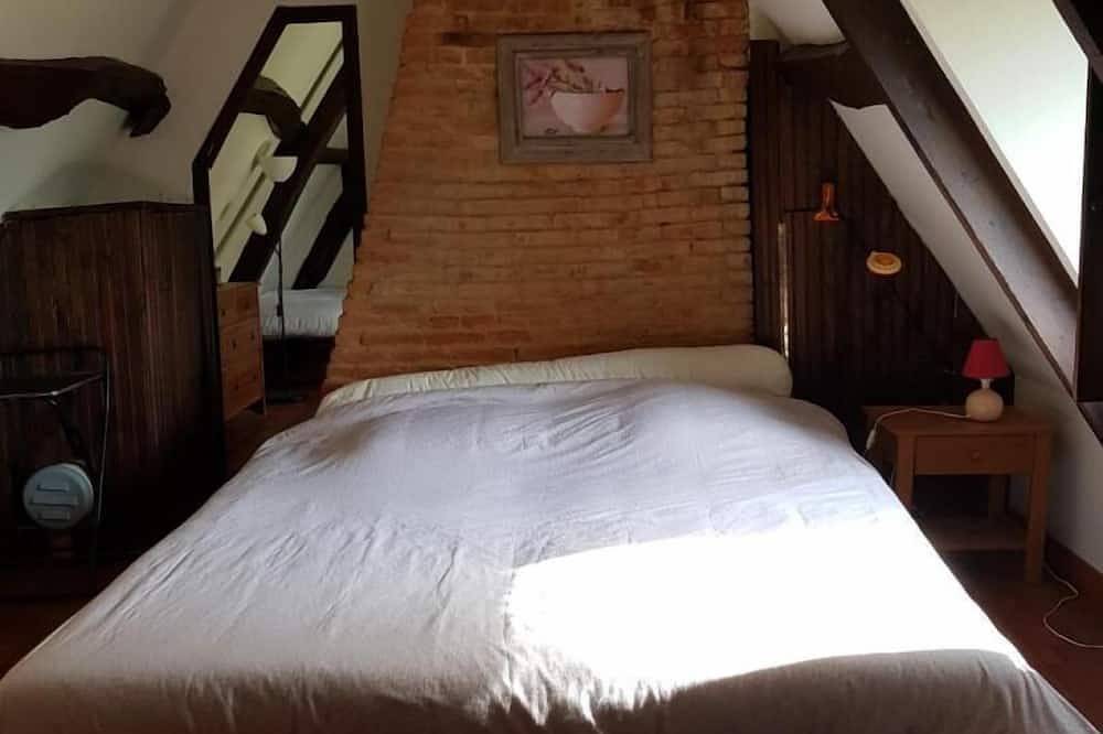Typique chaumière weekend/semaine/15 jours pour vos vacances en normandie in Saint-Philbert-sur-Risle, Région de Bernay