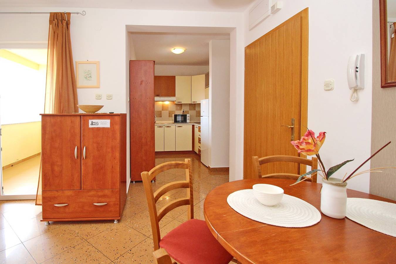 Hel lägenhet, Apartment Limun 3 - with Balcony, 350m from the Beach in Baška (olika betydelser), Krk