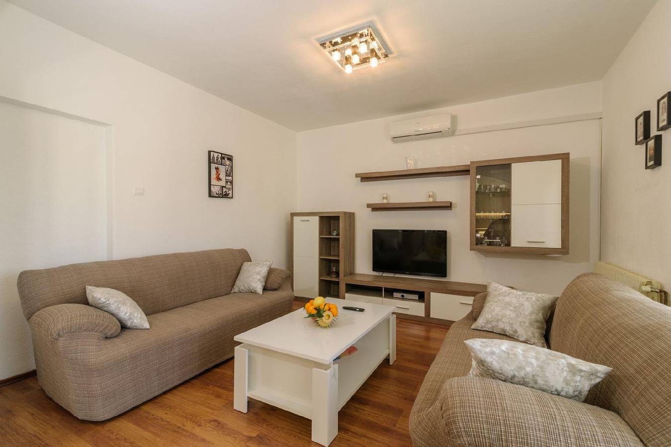 Entire holiday apartment, Holiday apartment for 4 people with garden in Okrug Donji, Ciovo
