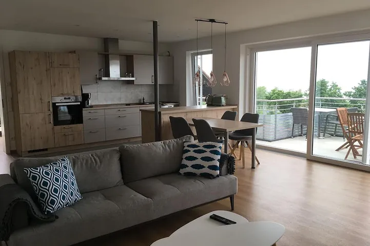 Gemütlicher, Bungalow mit traumhafter Panorama-Aussicht auf    Alpen und See. in Hagnau am Bodensee, Region Bodensee-Oberschwaben