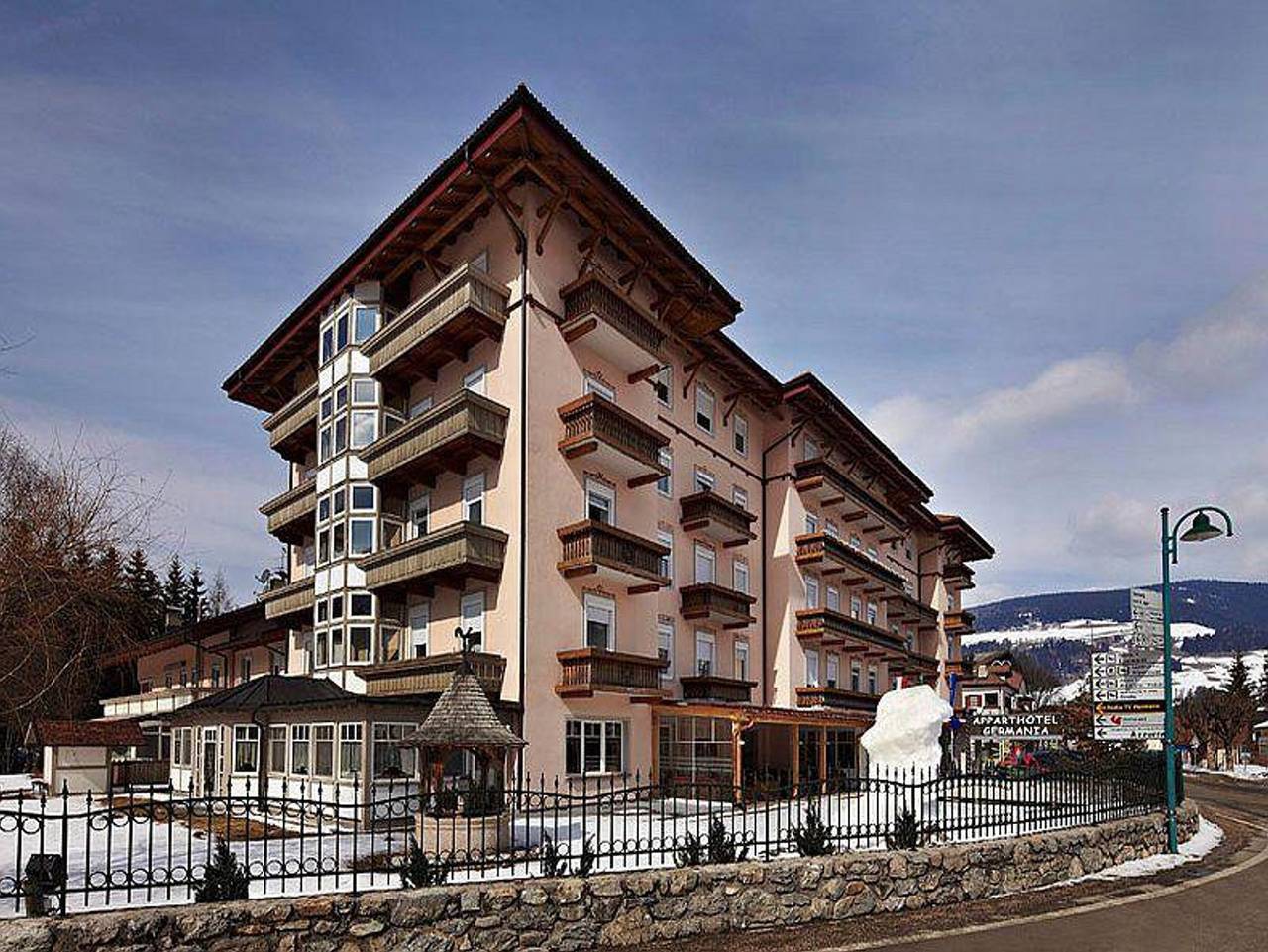 Ganze Ferienwohnung, Apparthotel Germania - Studio "Sarlkofel" in Toblach, Südtirol