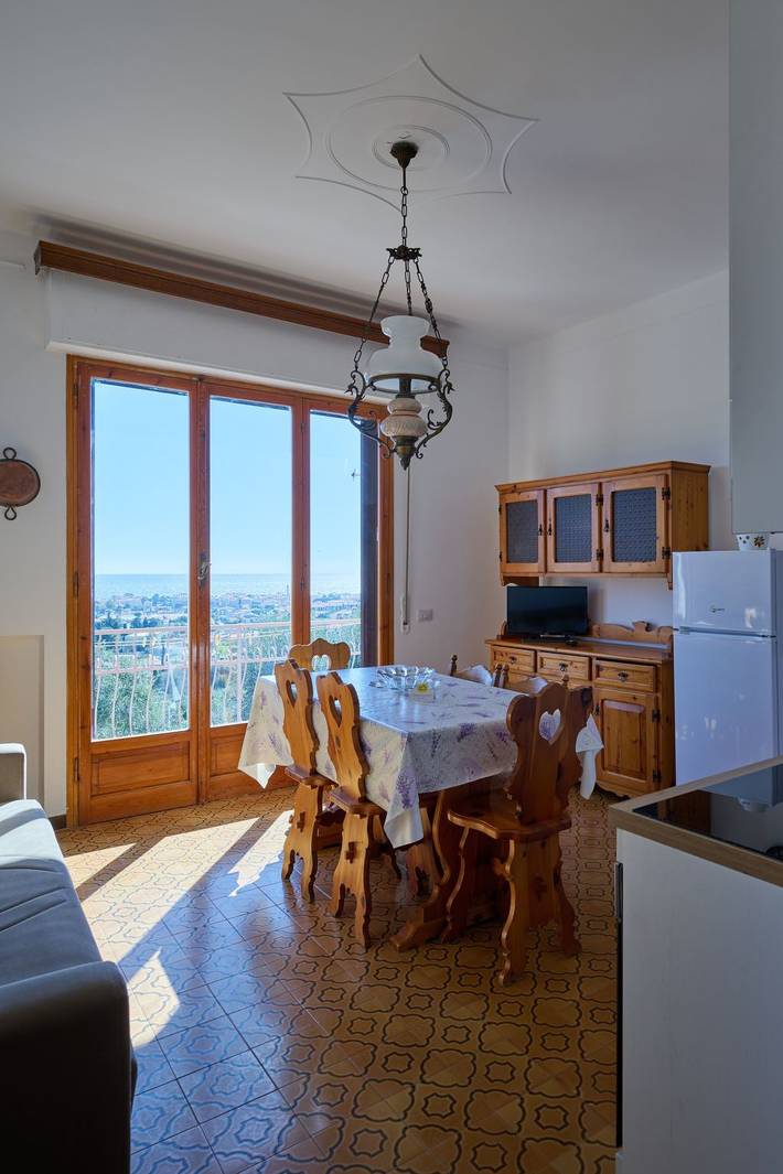 Ferienwohnung für 6 Personen, mit Terrasse in Diano Castello