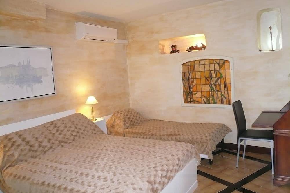 Ganze Wohnung, Gemütliche sonnige Wohnung in klimatisierter Villa (Geschlossener Privatparkplatz) in Nizza, Mittelmeerküste (Frankreich)