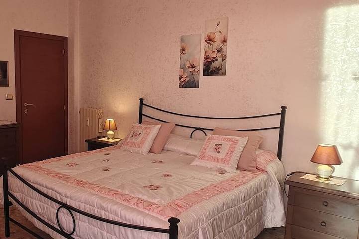 Ganze Wohnung, Comfortable seaside apartment, spacious and sweet atmosphere near Rome. in Ostia, Rom