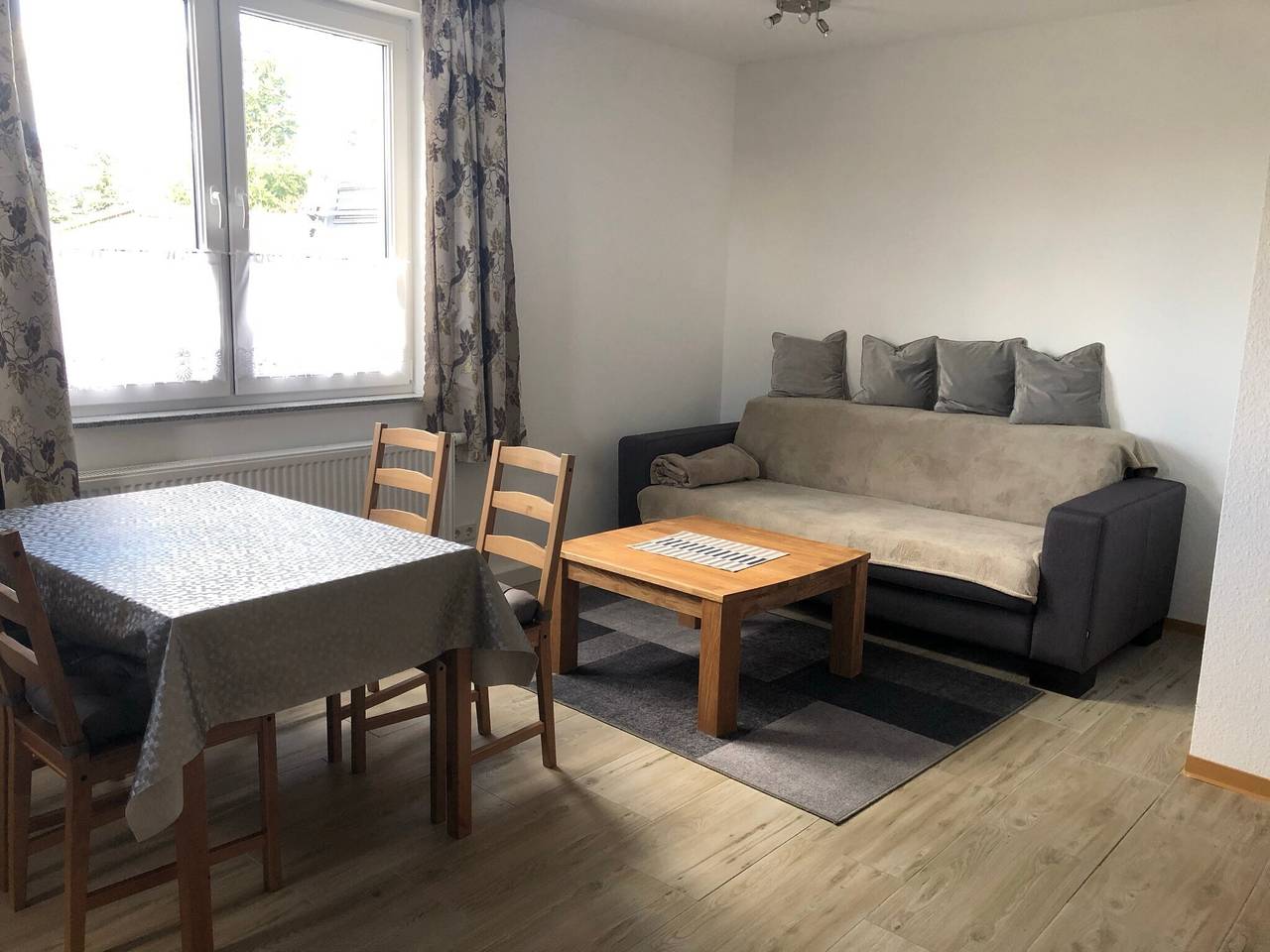 Ganze Wohnung, Ferienwohnung 'Orthsee 2' mit Gemeinschaftsterrasse und Wi-Fi in Hohen Wangelin, Mecklenburgische Seenplatte