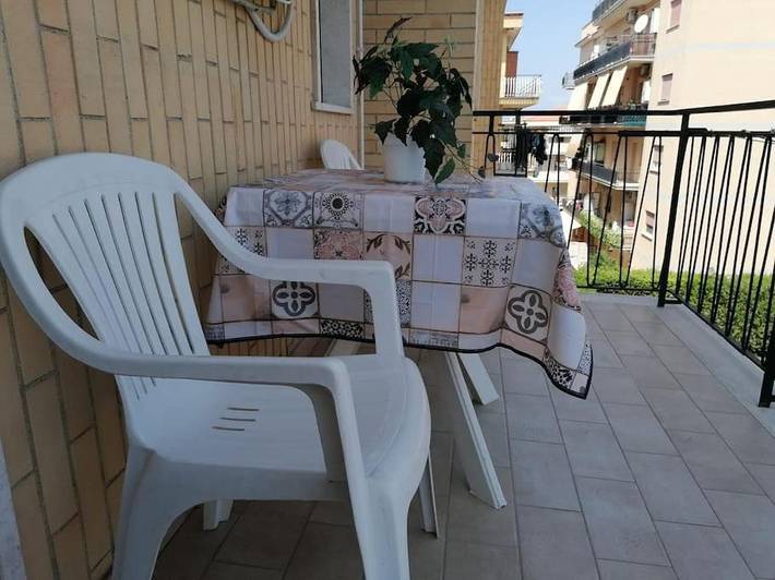 Apartament wakacyjny dla 2 osób, z widok i balkon w Ladispoli