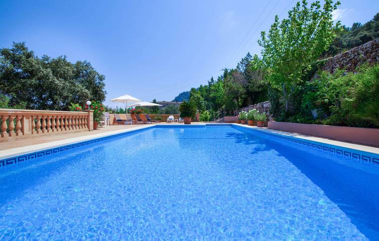 Modernes Apartment mit Terrasse, Pool und Grill, nahe dem Stadtzentrum in Esporles, Mallorca Westen