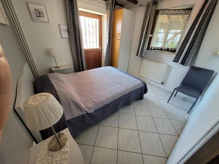 Location de vacances pour 2 personnes, avec jardin ainsi que piscine et vue à Corbelin (Isère) - 4