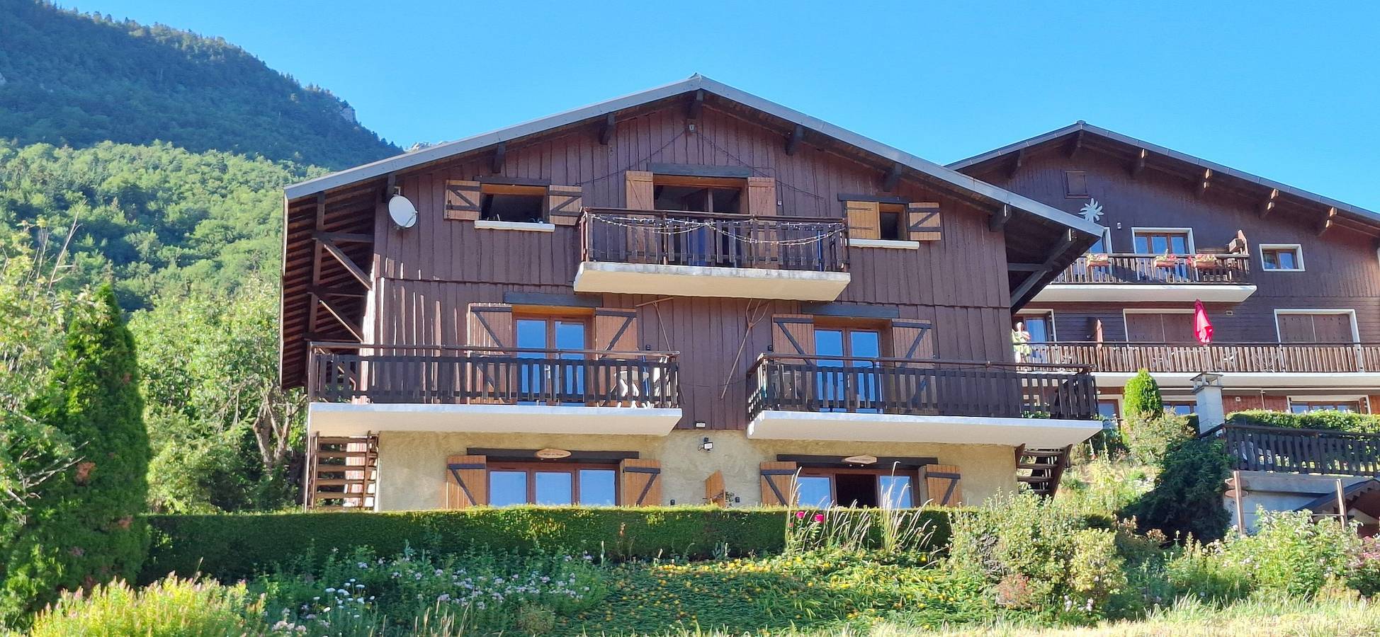 Appartamento intero, Appartamento "Le Colporteur" vista montagna, terrazza privata e Wi-Fi in Aillon-le-Jeune, Chambéry e dintorni