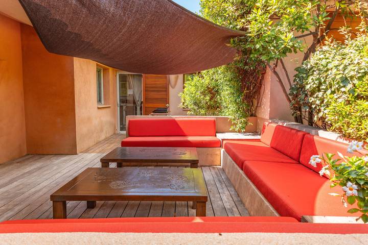 Location de vacances pour 8 personnes, avec jardin ainsi que terrasse et piscine, animaux acceptés à Zonza - 3