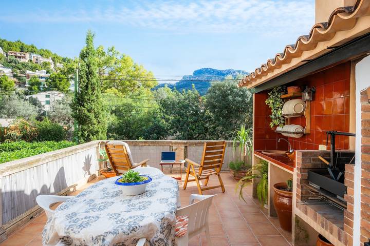 Apartamento inteiro, Apartamento 'Villa Puerto' com vista para a montanha, piscina e Wi-Fi in Port de Sóller, Sóller