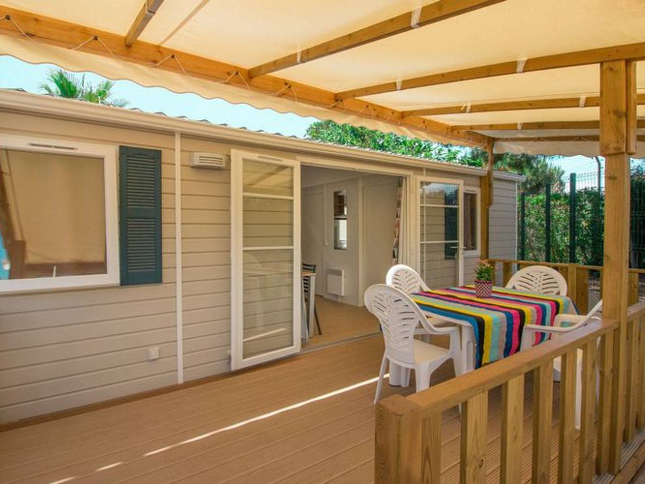 Mobile Home de luxe avec piscine, Internet, 200m de la rivière Le Largue in Saint-Maime, Parc naturel régional du Luberon