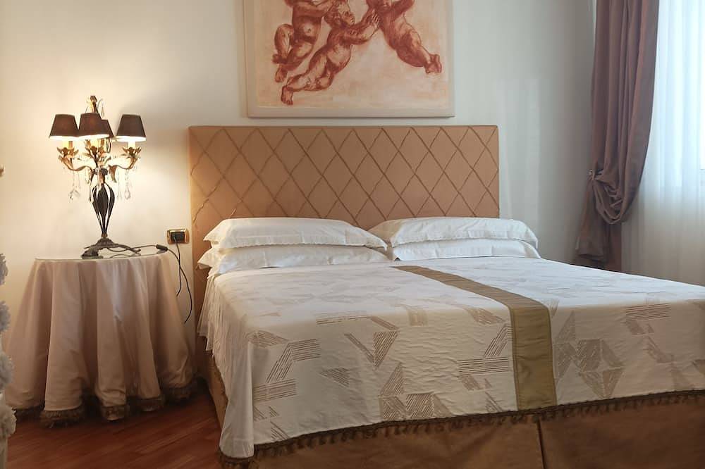 Entire apartment, Casa Del Gelsomino 1 - Double Room with Private Bathroom in Olbia, Costa Smeralda