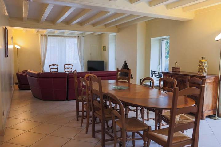 Location de vacances pour 16 personnes, avec terrasse à Genouilly