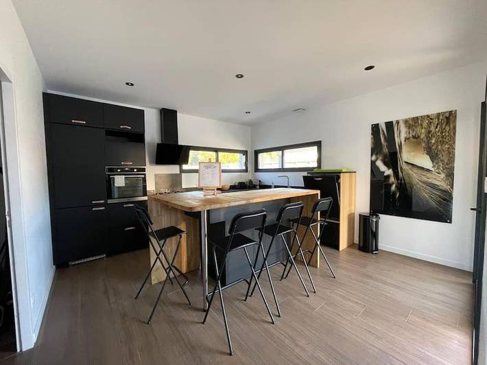 Location de vacances pour 8 personnes, avec piscine et jardin ainsi que terrasse et jacuzzi à Magescq - 4